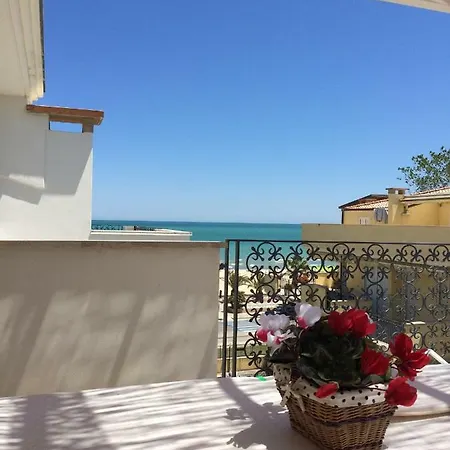 Lungomare Apartment